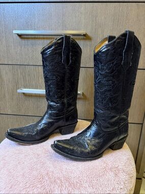 Circle G Black Embroidered Lace-Up Western Boots